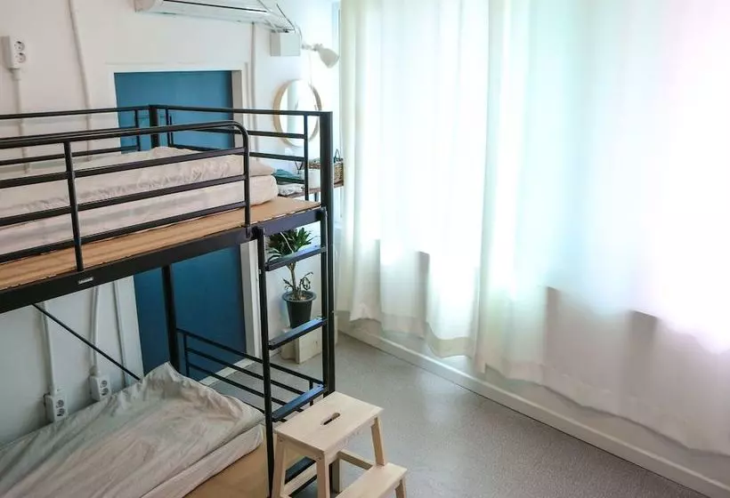 ペンション Bomn Guesthouse  Hostel