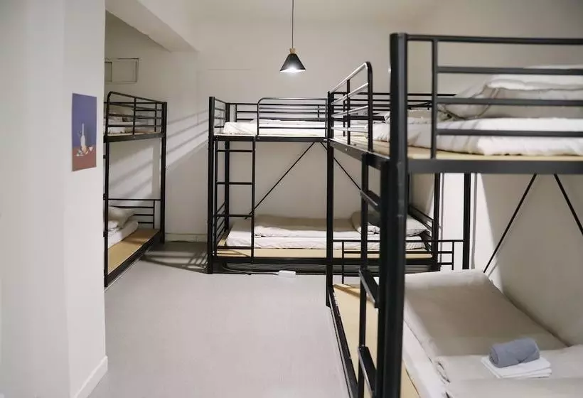 ペンション Bomn Guesthouse  Hostel