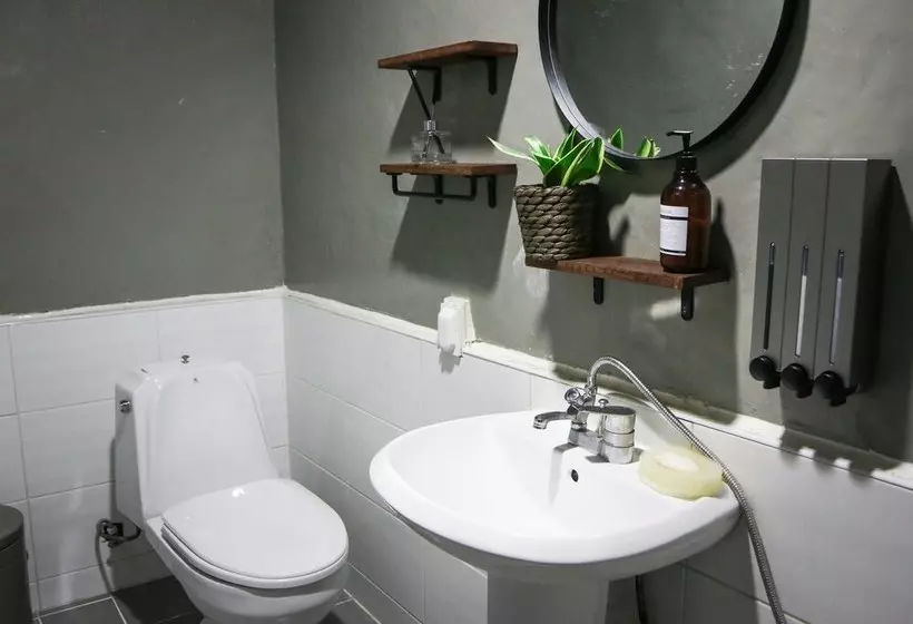 ペンション Bomn Guesthouse  Hostel