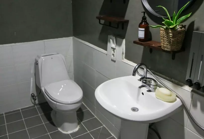 ペンション Bomn Guesthouse  Hostel