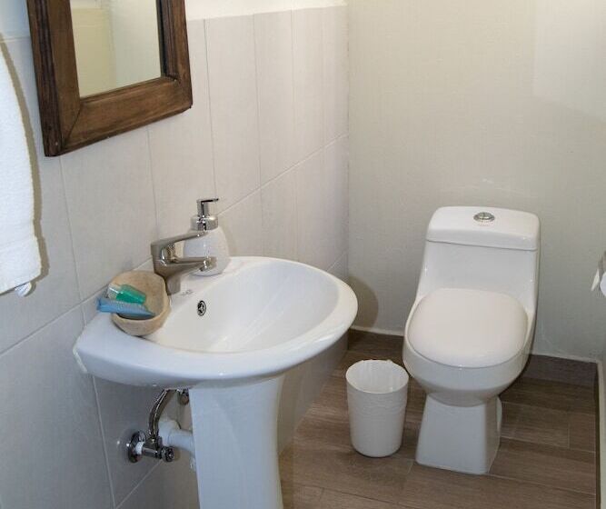 پانسیون Hostal Donde Regina