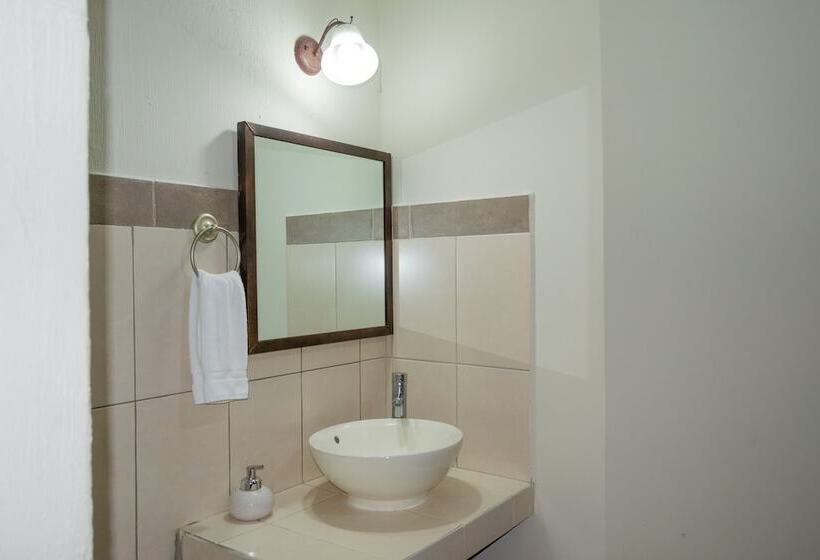 پانسیون Hostal Donde Regina