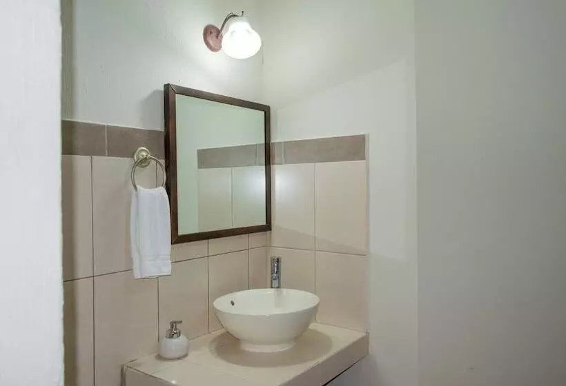 پانسیون Hostal Donde Regina