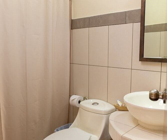 پانسیون Hostal Donde Regina