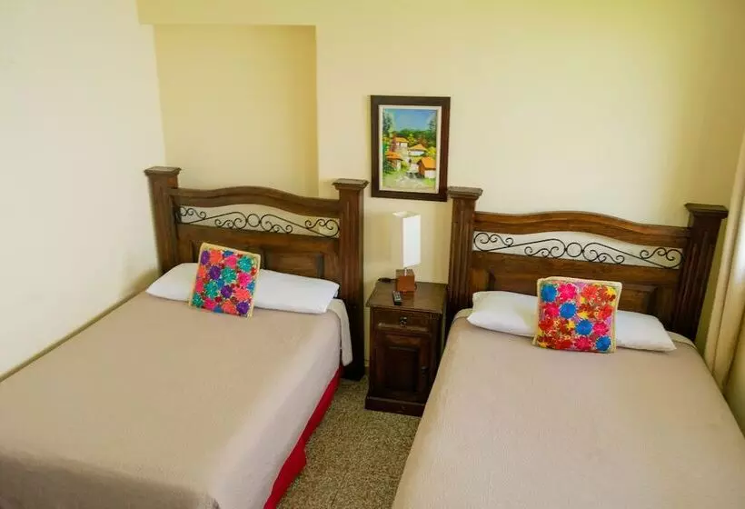 پانسیون Hostal Donde Regina