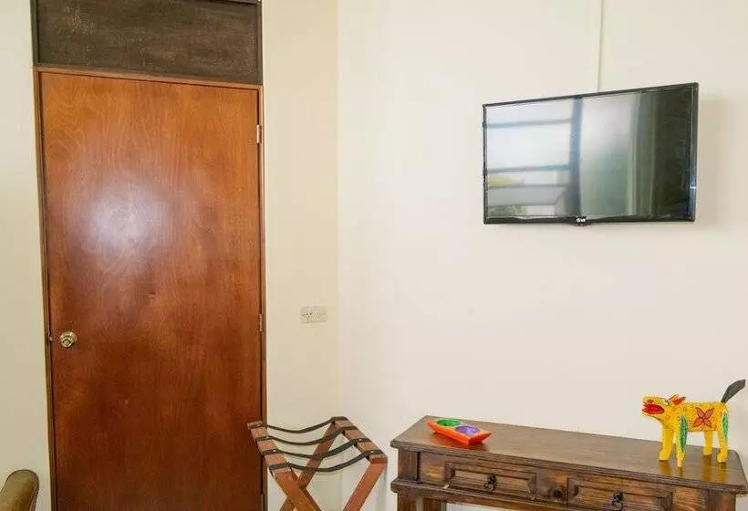 پانسیون Hostal Donde Regina