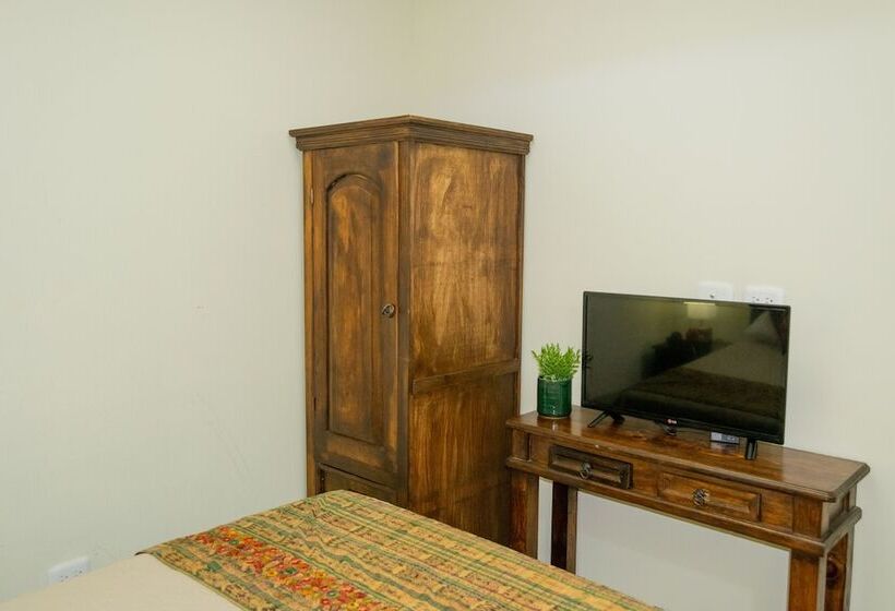 پانسیون Hostal Donde Regina