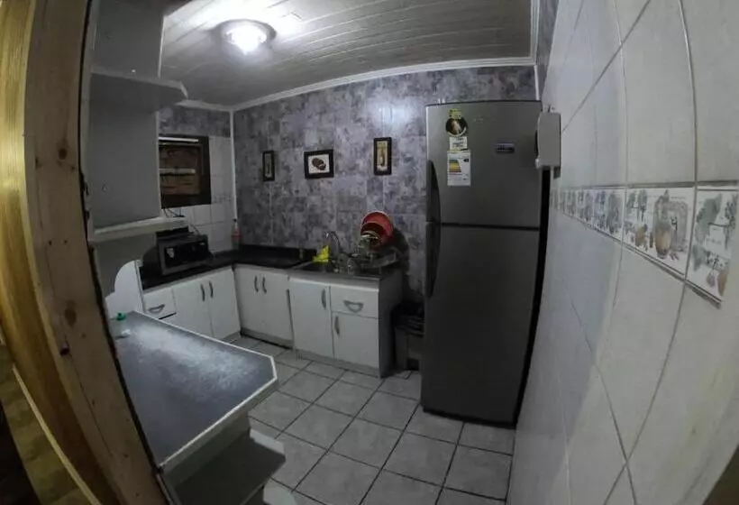 ペンション Hostal Los Guindos