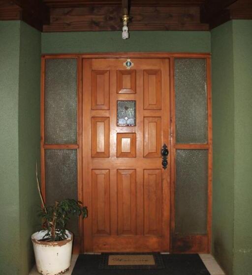 پانسیون Hostal Los Guindos