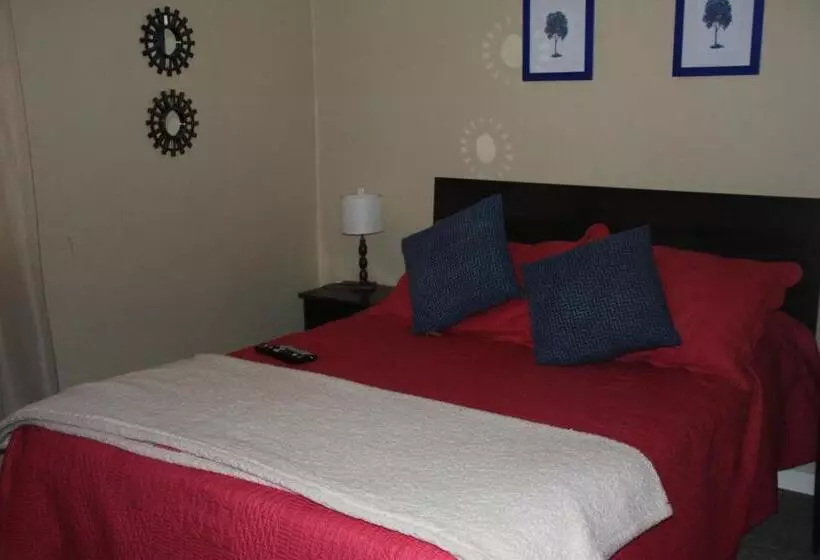 ペンション Hostal Los Guindos