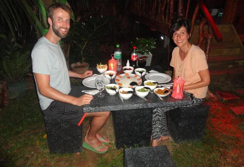 ユースホステル The Green Station