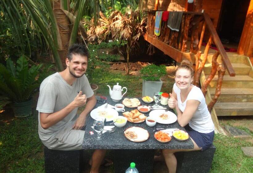 ユースホステル The Green Station