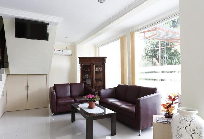 פנסיון Reddoorz @ Jakal Bawah 2