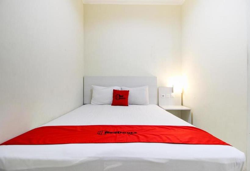 פנסיון Reddoorz @ Jakal Bawah 2