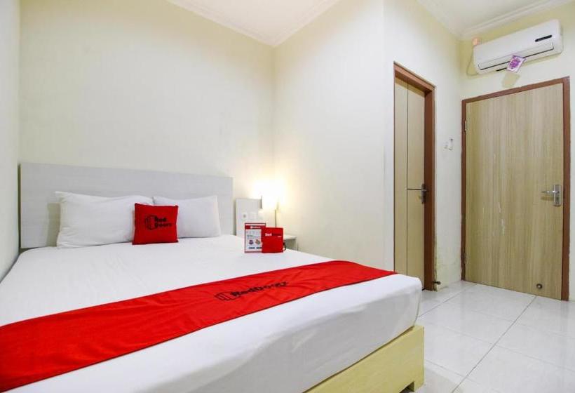 פנסיון Reddoorz @ Jakal Bawah 2