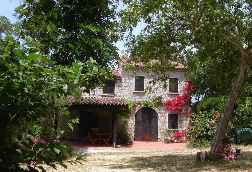 تختخواب و صبحانه Maison D'hôtes De Charme De Croccano