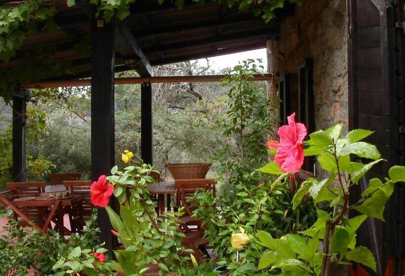 تختخواب و صبحانه Maison D'hôtes De Charme De Croccano