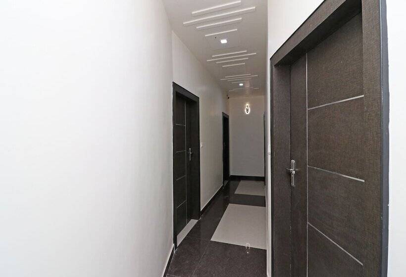 Hôtel Oyo 22979 Saffron