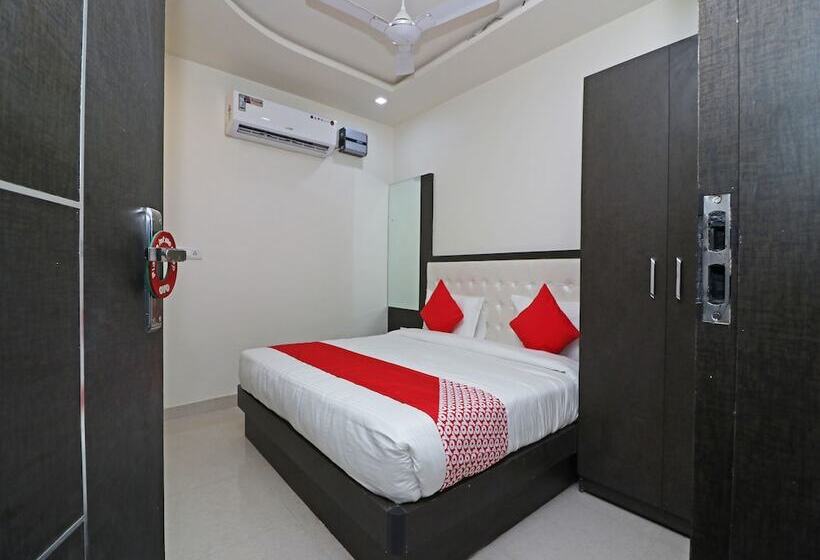 Hôtel Oyo 22979 Saffron