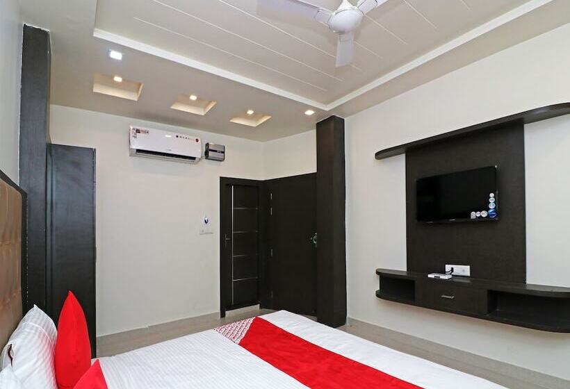 Hôtel Oyo 22979 Saffron