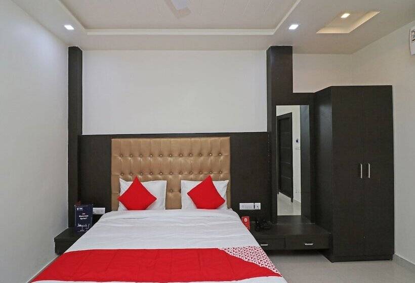 Hôtel Oyo 22979 Saffron