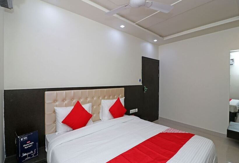 Hôtel Oyo 22979 Saffron