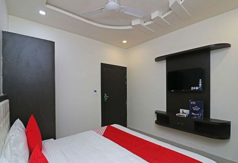 Hôtel Oyo 22979 Saffron