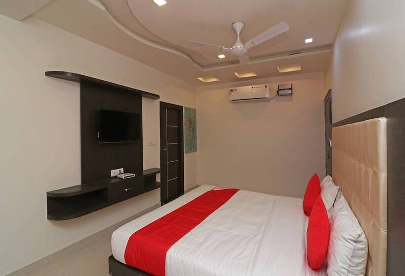 Hôtel Oyo 22979 Saffron