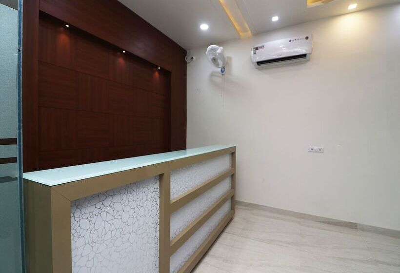 Hôtel Oyo 22979 Saffron