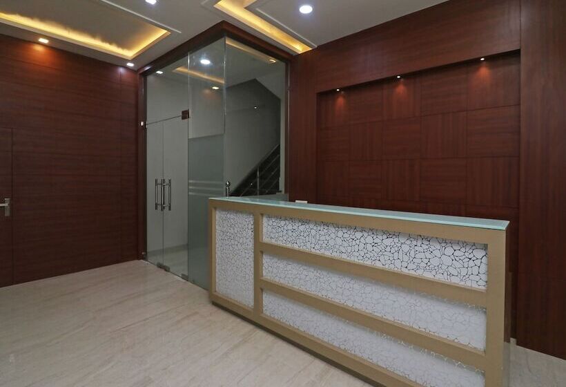 Hôtel Oyo 22979 Saffron