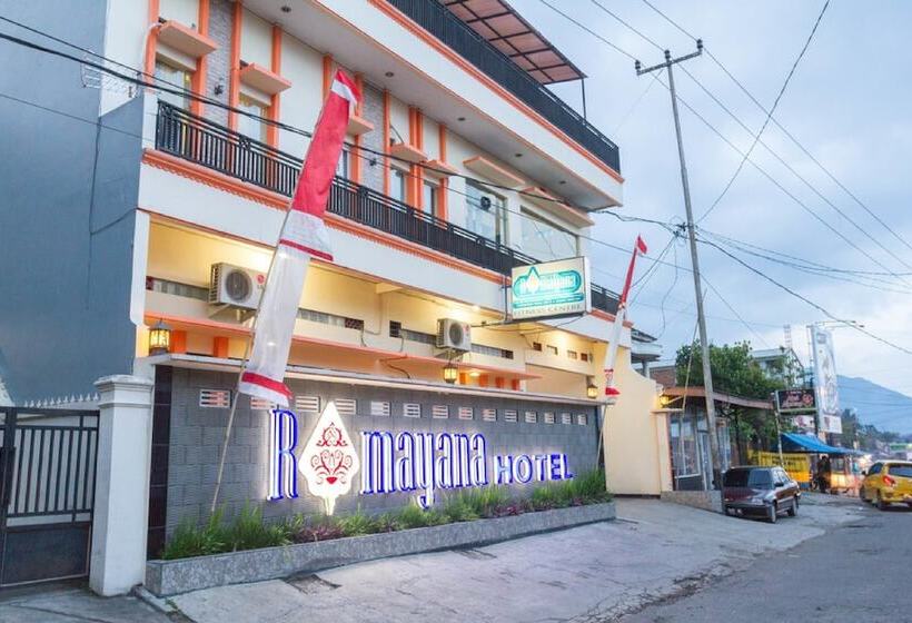 בית מלון כפרי Reddoorz @ Pataruman Garut