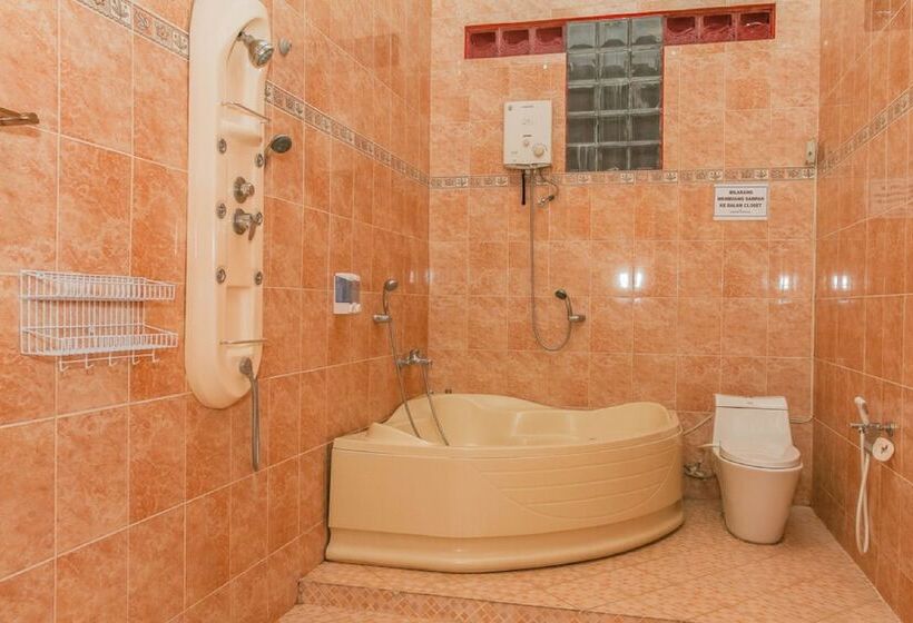 בית מלון כפרי Reddoorz @ Pataruman Garut