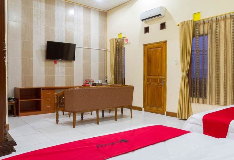 בית מלון כפרי Reddoorz @ Pataruman Garut