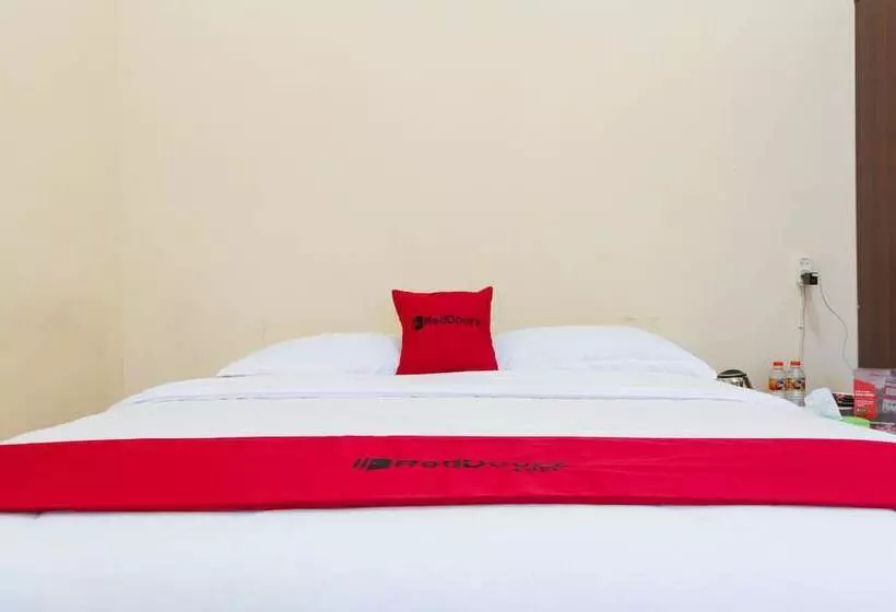 Hotelli Reddoorz @ Pataruman Garut