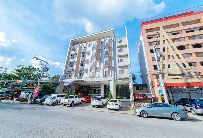 ホテル Reddoorz Plus @ Roxas Street Davao