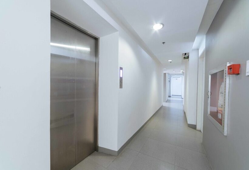 ホテル Reddoorz Plus @ Roxas Street Davao