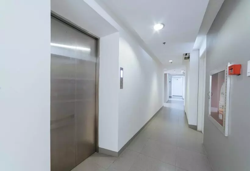 ホテル Reddoorz Plus @ Roxas Street Davao