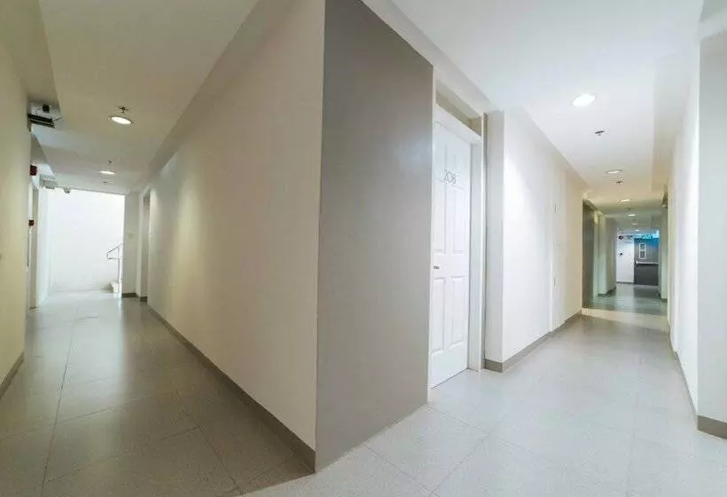 ホテル Reddoorz Plus @ Roxas Street Davao