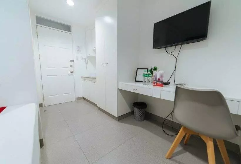 ホテル Reddoorz Plus @ Roxas Street Davao