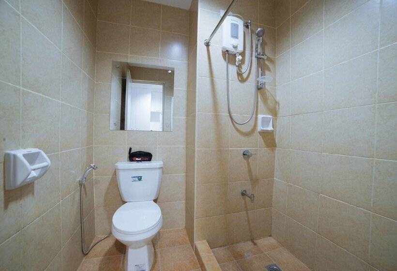 ホテル Reddoorz Plus @ Roxas Street Davao