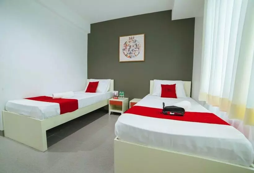 ホテル Reddoorz Plus @ Roxas Street Davao