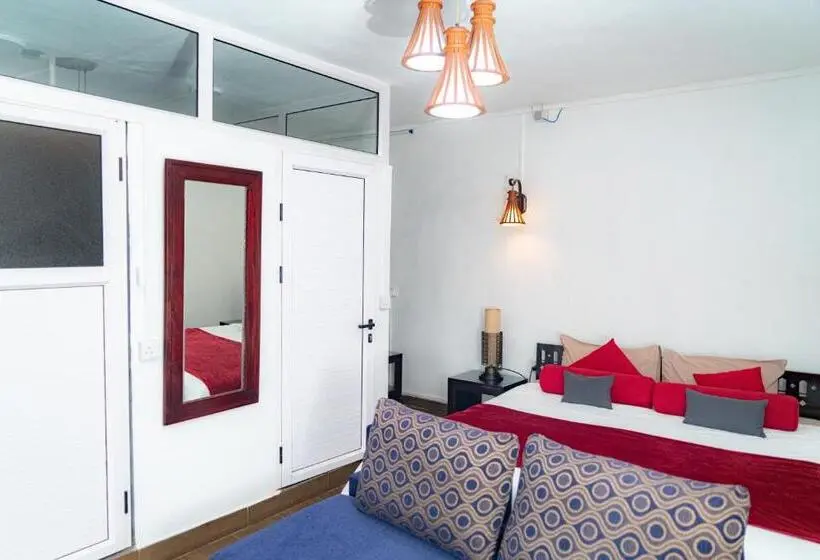 پانسیون Ahavah Guesthouse