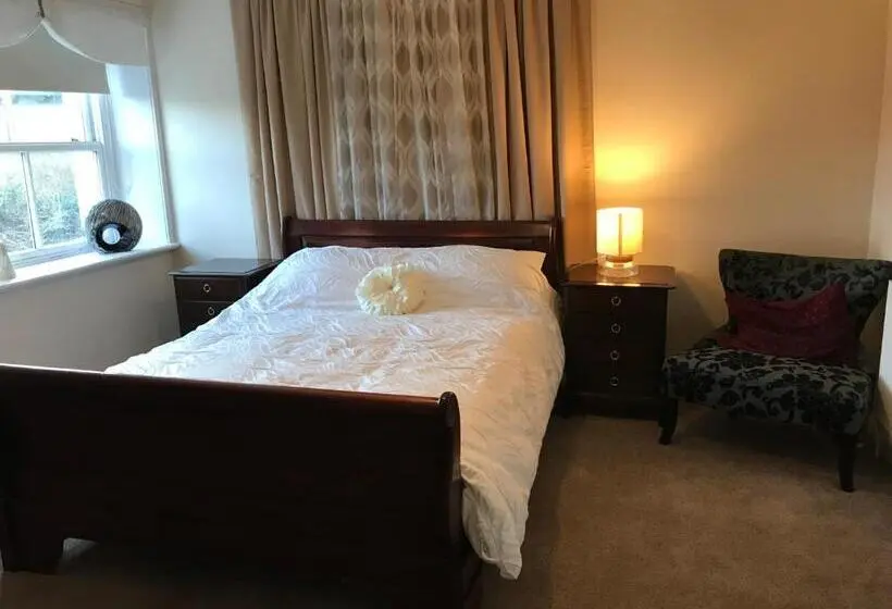 膳宿费 The Glen Mona