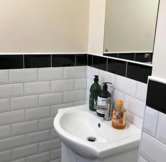 膳宿费 The Glen Mona