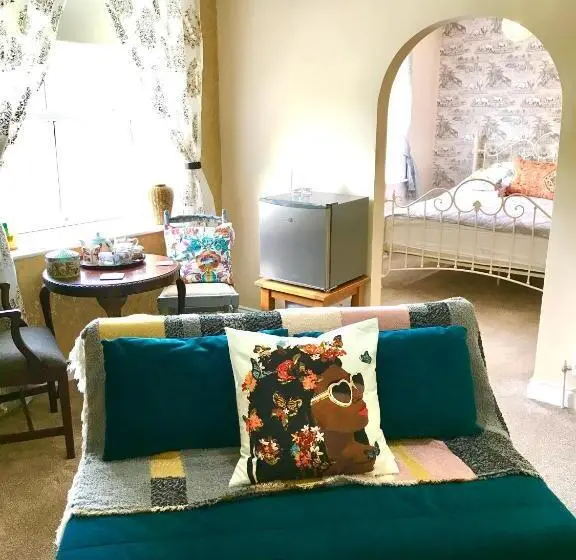 膳宿费 The Glen Mona