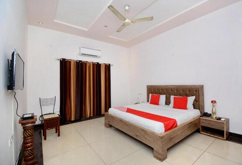 Hotelli Oyo 31031 Ds Royal Guest House