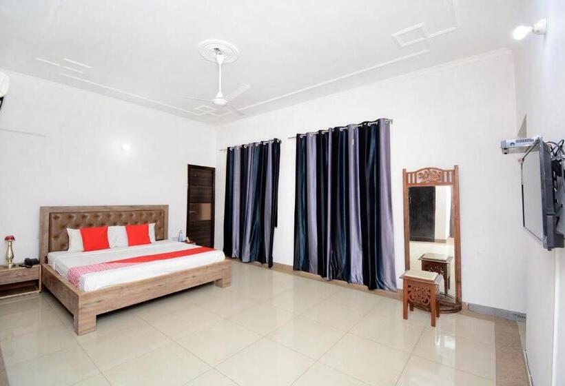 Hotelli Oyo 31031 Ds Royal Guest House