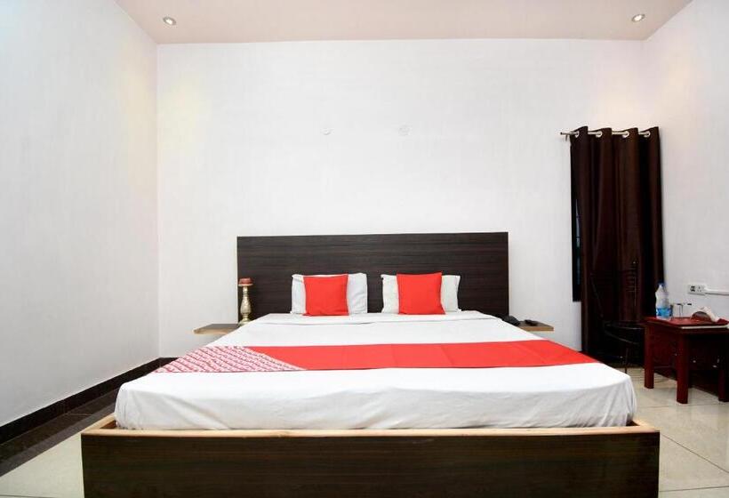 Hotelli Oyo 31031 Ds Royal Guest House