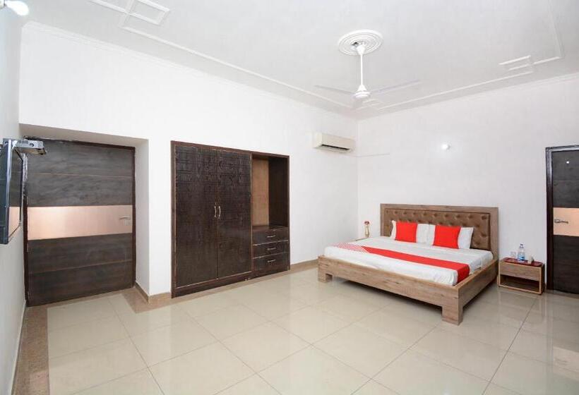 Hotelli Oyo 31031 Ds Royal Guest House