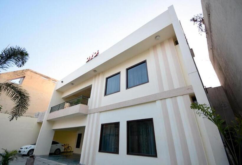 Hotelli Oyo 31031 Ds Royal Guest House